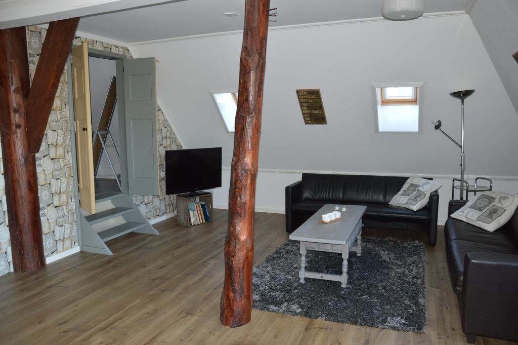 Lyklamastate Nijemirdum Luaran gambar